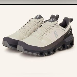 Like New On Running Women’s Beige and Dark Gray Athletic Shoes